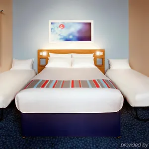 Travelodge Airport 3* Londyn