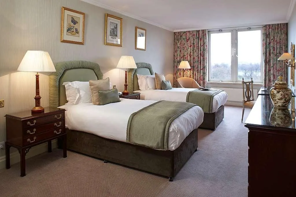 Aparthotel Cheval Three Quays At The Tower Of Londra 5*,